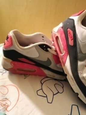 Nike Air Max White Gray Pink Sneakers